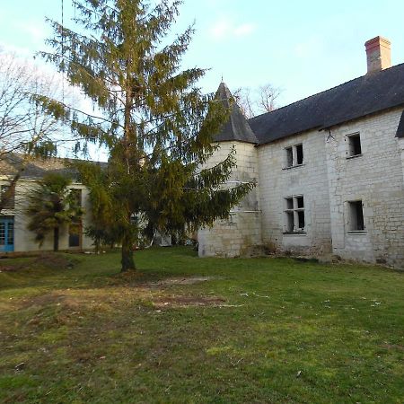 Appartement Le Compostelle Prieure Gite Les Medievales à Courchamps Extérieur photo