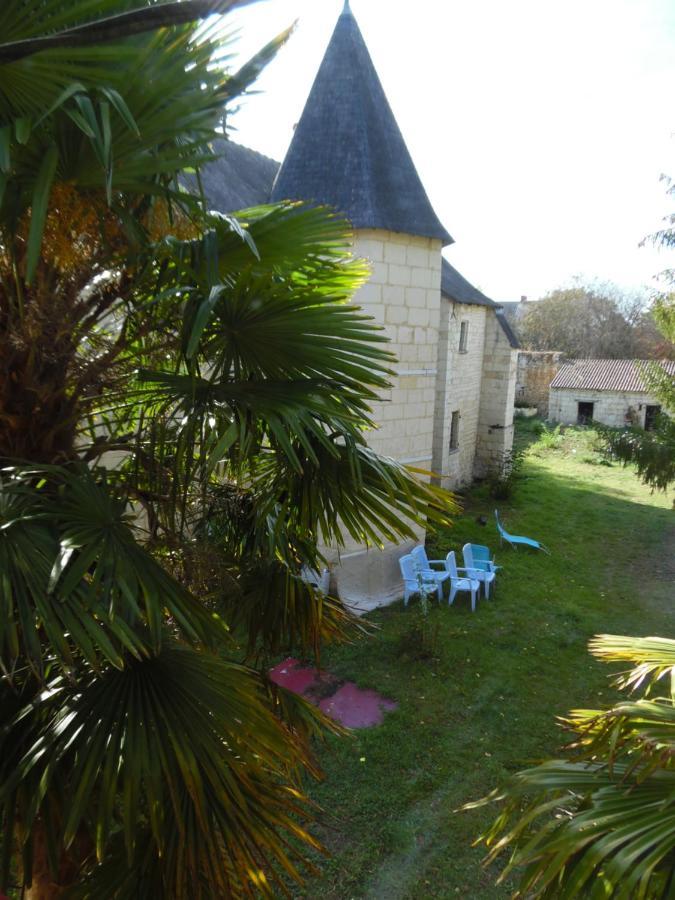 Appartement Le Compostelle Prieure Gite Les Medievales à Courchamps Extérieur photo