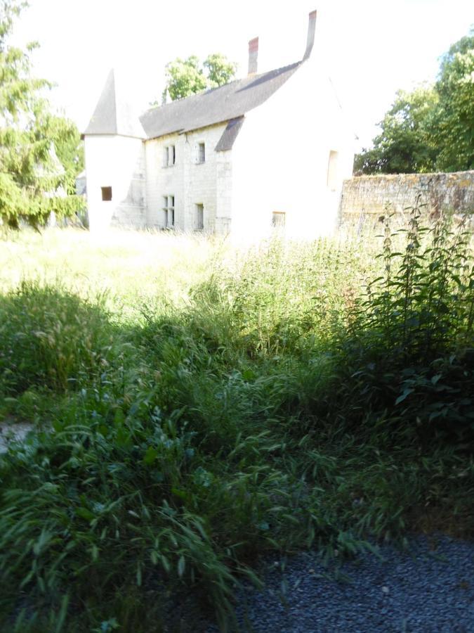 Appartement Le Compostelle Prieure Gite Les Medievales à Courchamps Extérieur photo